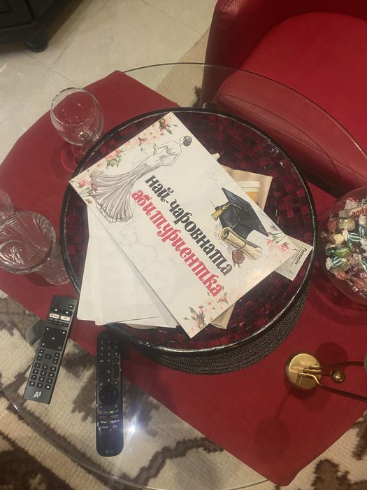 Диван и маса