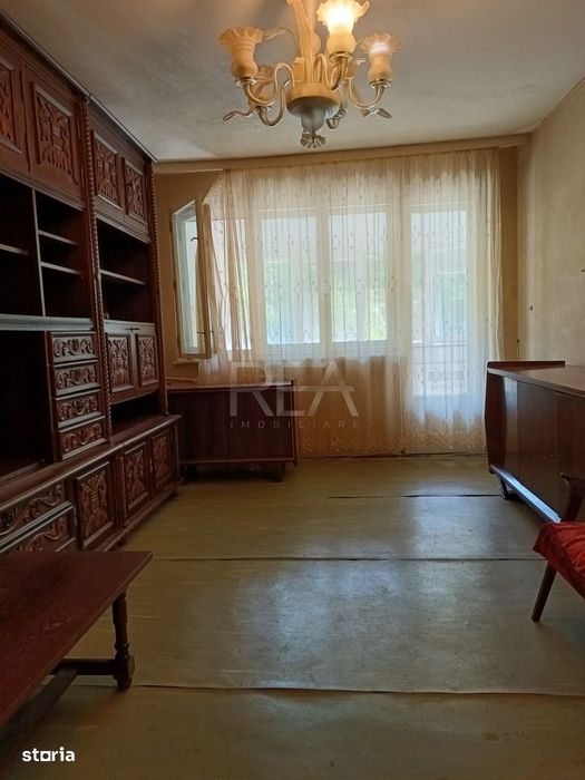 3 camere, et 1/9, anvelopat, 71 mp-Apusului