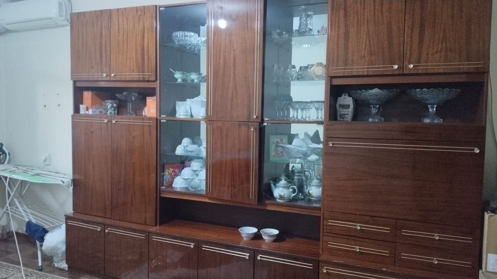 Продам стенку 1986 года изготовления