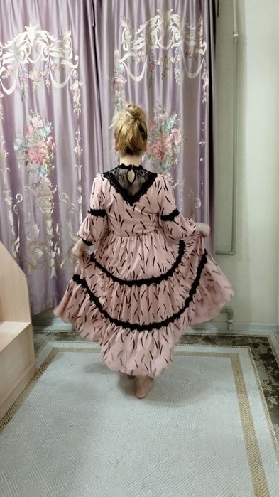 Продам платья б/у