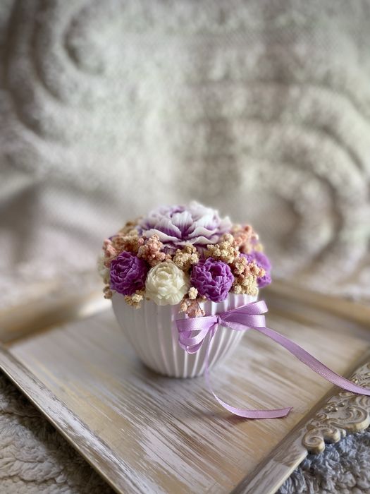 Ароматни букети в кашпа. Цветя от восък с аромат.