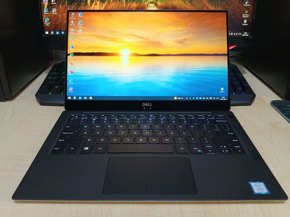 DELL XPS 9370 13,3" 4K UHD Touch/CORE™ i7-8550U/8GB LPDDR3/512GB NVMe!