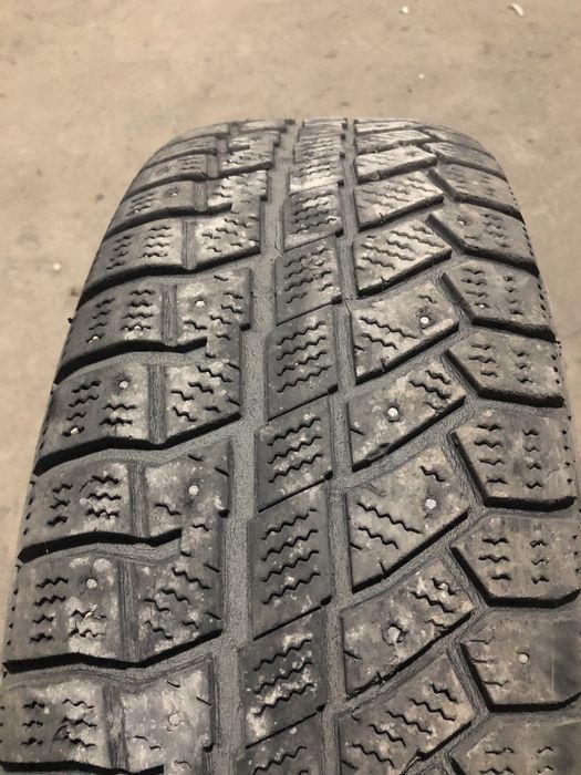 Шины с дисками комплект зимние.