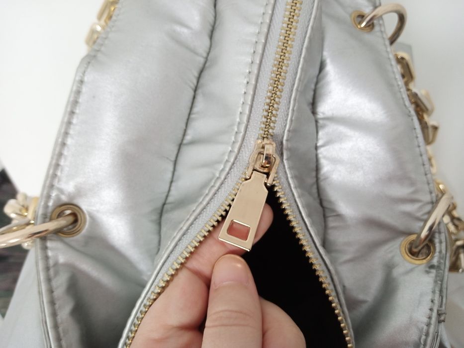 Серебристая сумка
