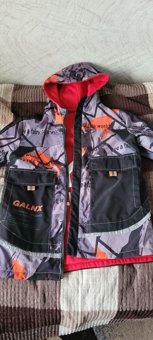 Продам куртку на мальчика
