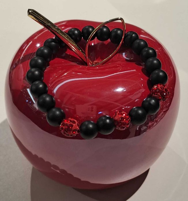 Дамска гривна от кристали