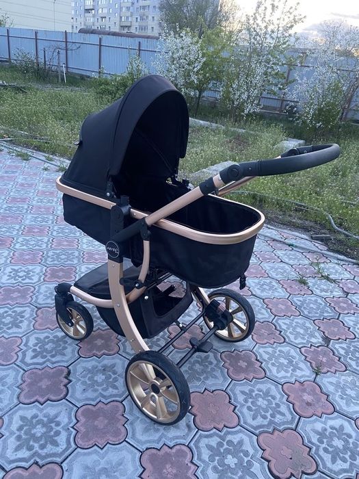 Коляска трансформер! Состояние нового!