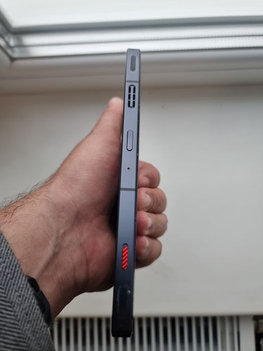 Vand Nubia ZTE Redmagic 8 Pro / 16GB + 10GB RAM /512GB, full box /arată ca si nou