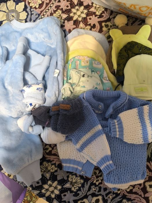 Продам детские вещи.