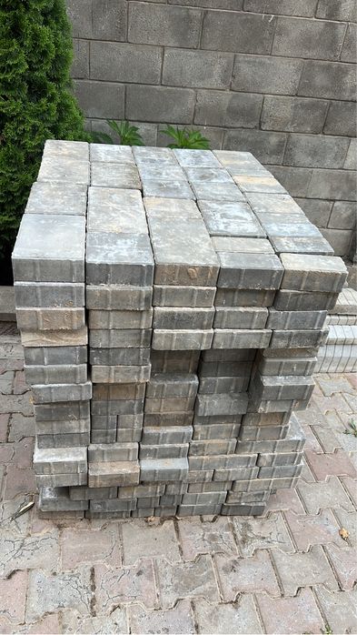 В продаже брусчатка