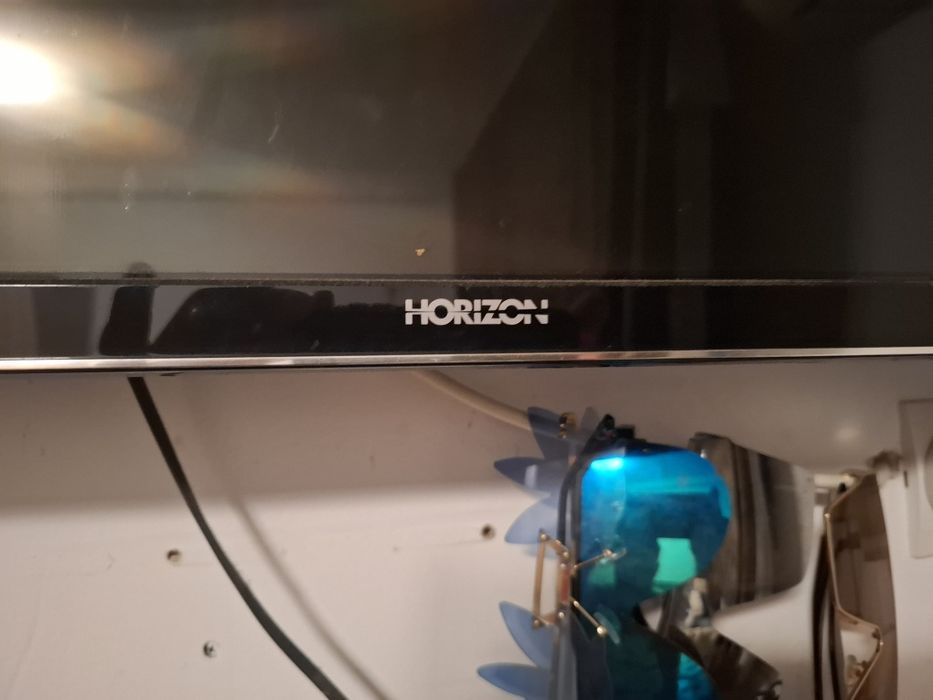 Vand televizor de 110 cm  horizon