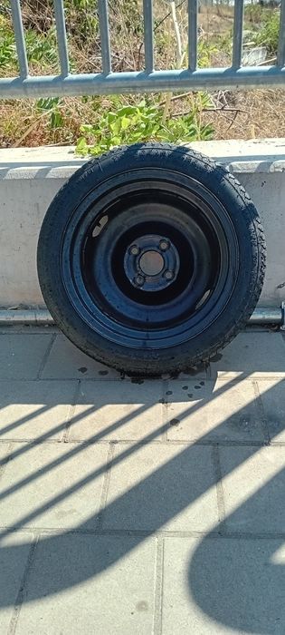Резервна гума( патерица) - Michelin за Фолцваген Поло и подарък крик.