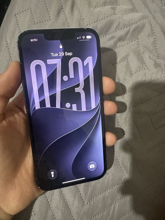 Продам iphone 13