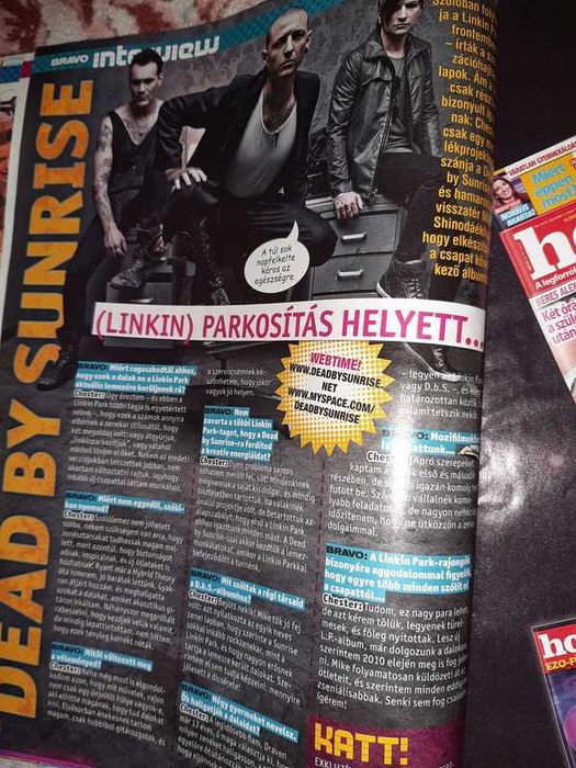 Revista Bravo cu Zac Efron pe copertă