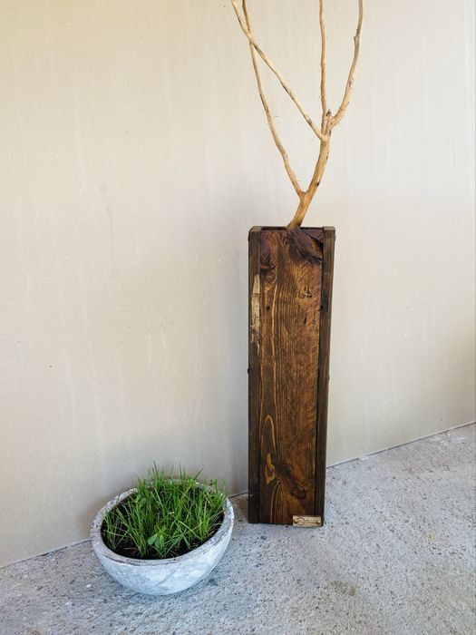 Артистични дървени вази – ръчна изработка с душа