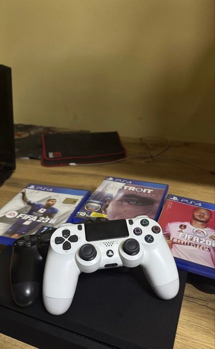 Playstation 4 slim 1TB