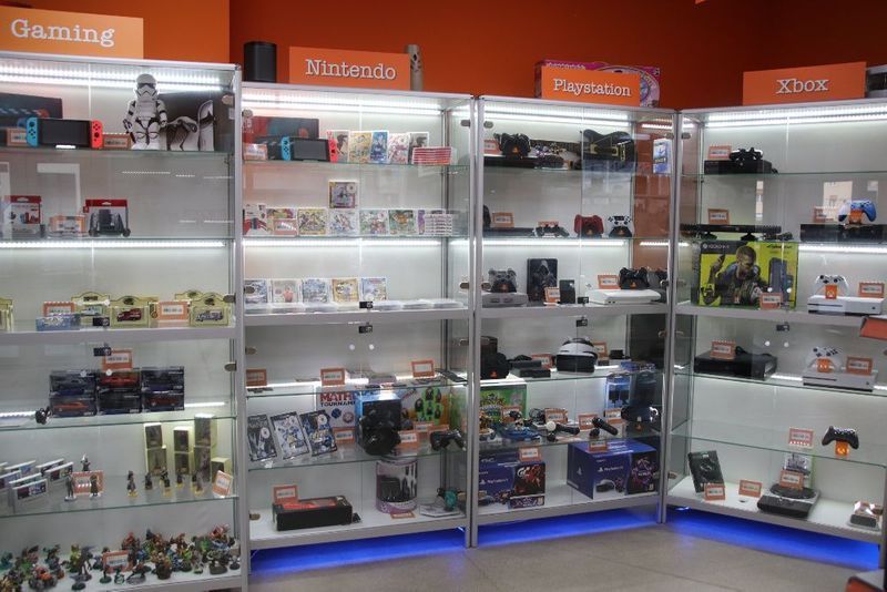 Consola Xbox ONE S | Jocuri | Garantie 12 Luni | UsedProducts.ro