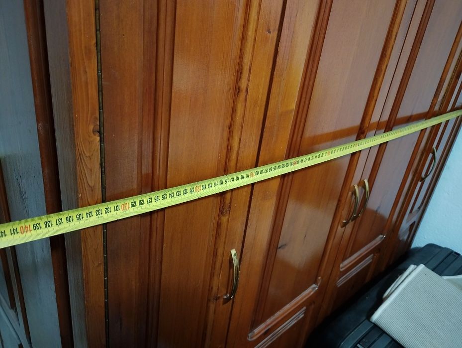 Масивен гардероб