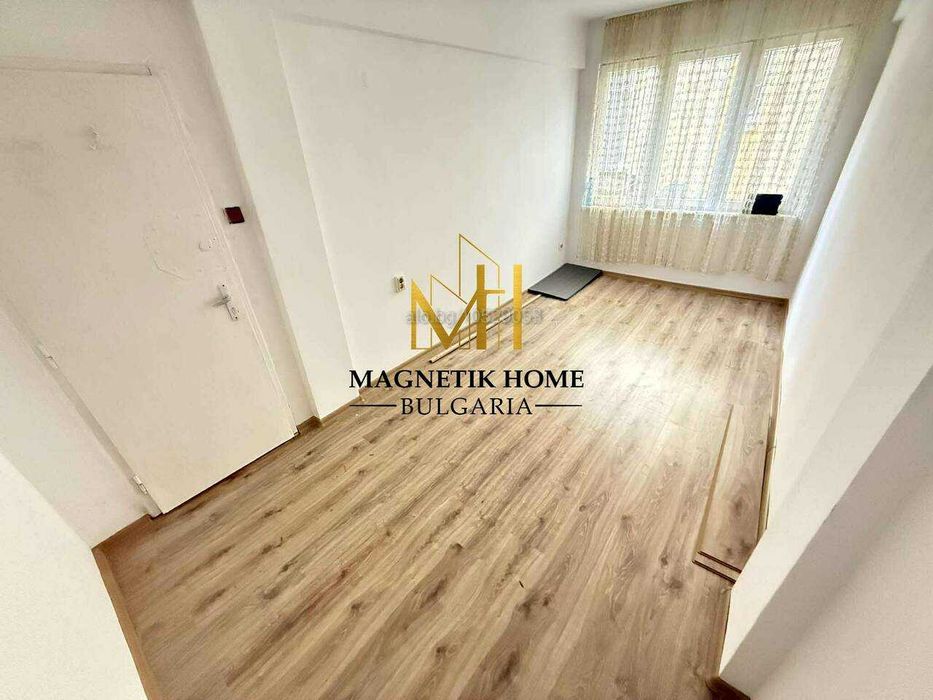 Дава се под наем Офис в Бургас, Център - 20 кв.м за 204 € - Снимка #3