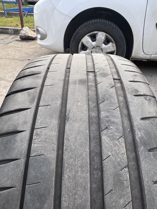 Michelin Pilot Sport 4 - 235 40 R19 Anvelope Vara