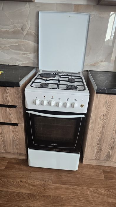 Продам газ плиту