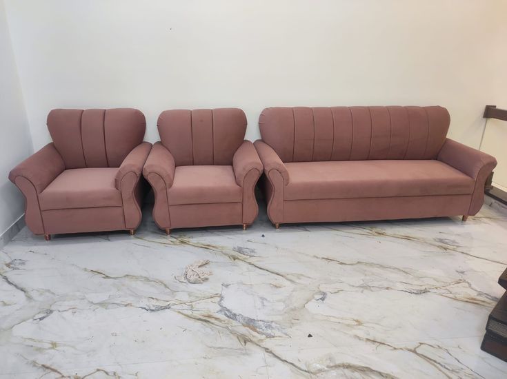Mebel Restavratsiya Divan-krislo Ugalok kuxniy