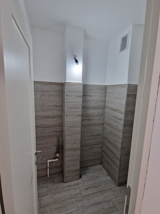 Apartament cu 3 camere, openspace recent renovat, confort sporit