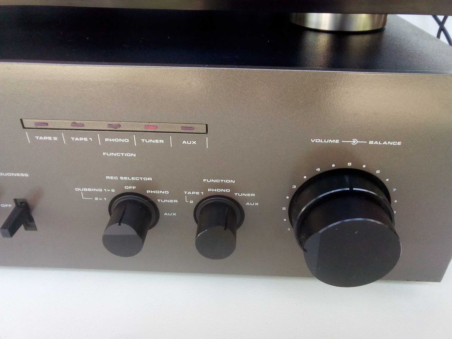 Продавам Усилвател Metz