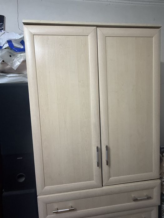 Продам срочно шкаф за 30 тысяч