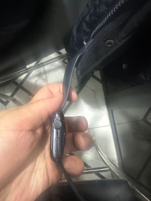 Apple Watch SE. Продам