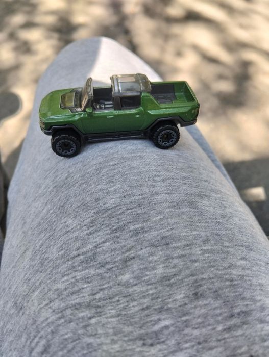Машинка Hootwheels