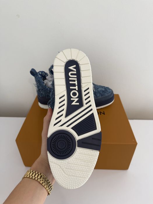 Louis Vuitton Sneakers 42