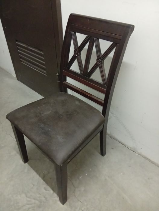 Продам 2 таких стула