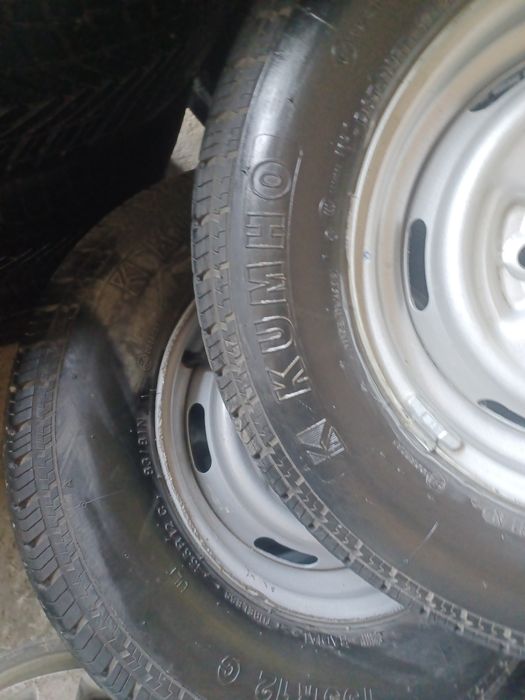 R12 Labo Kumho baloni