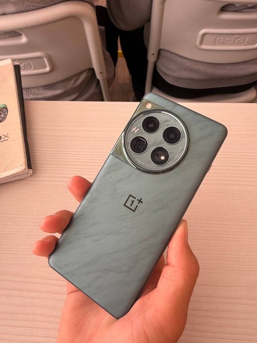 обменяю oneplus 12