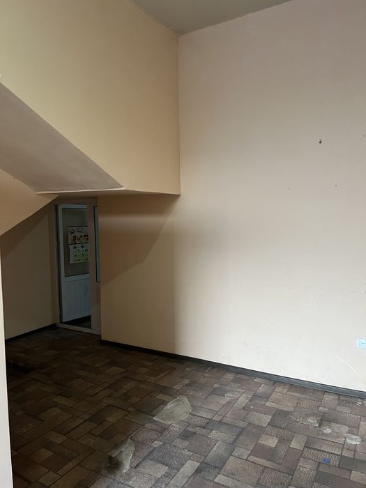 Помещение  в доль дороги 168 кв срочно +бонус 232кв подвал