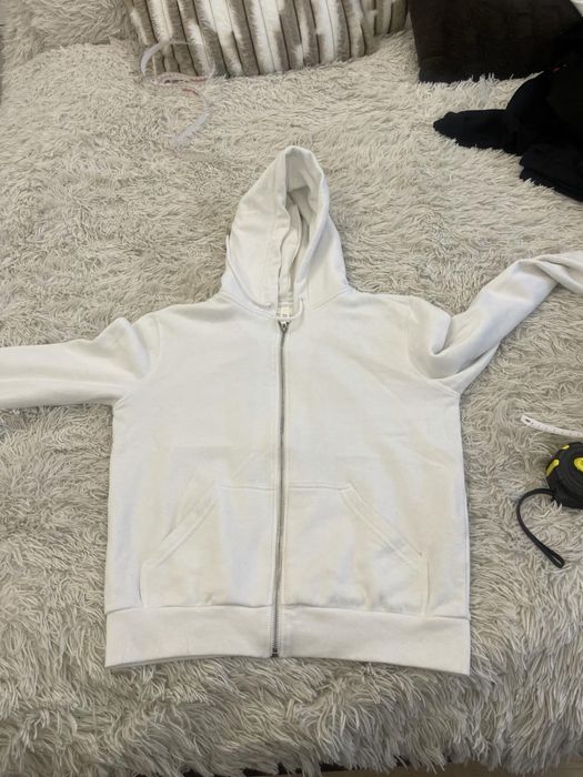 Продавам бели суитчъри