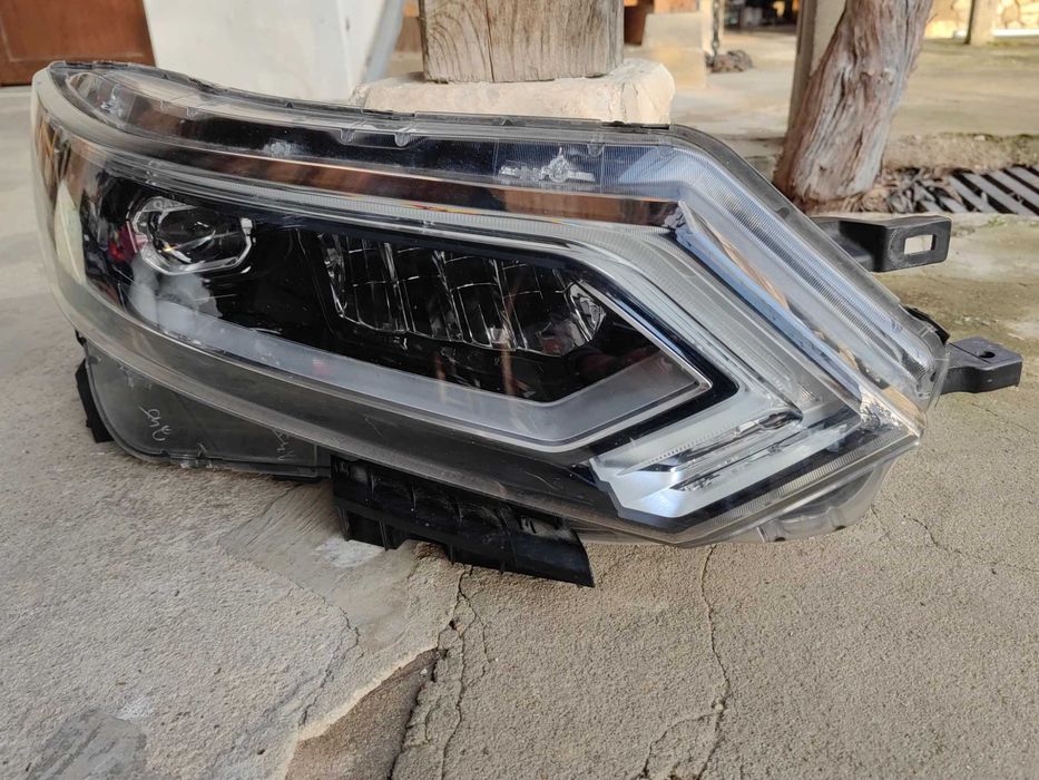 Фар Nissan Qashqai J11 LED десен / Фар Нисан Кашкай Оригинален