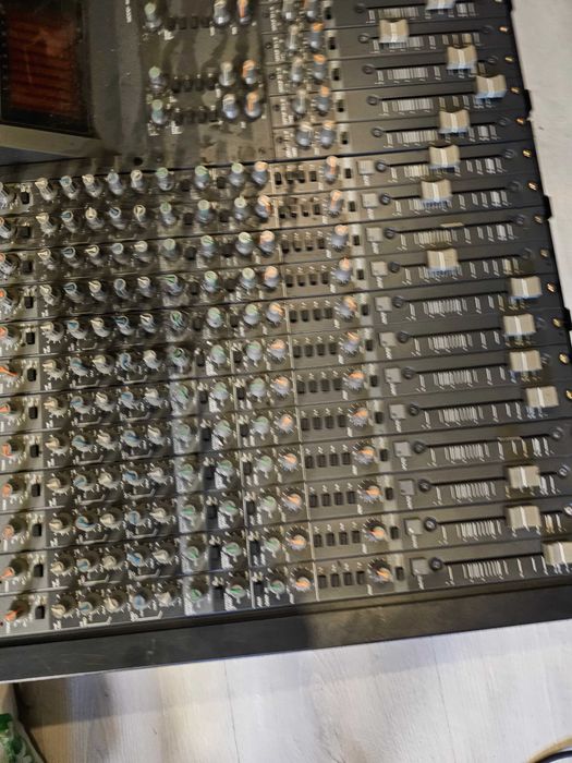 Mixer Fostex Model 812 - Pentru piese / Restaurare (Cablu taiat, lipsa plastic)
