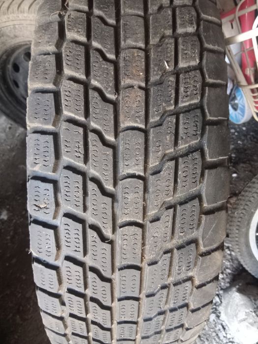 Продам шины на авто