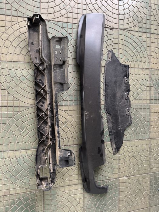 Заден дифузьор броня bmw f10 комплект бмв 5 ф10 2012