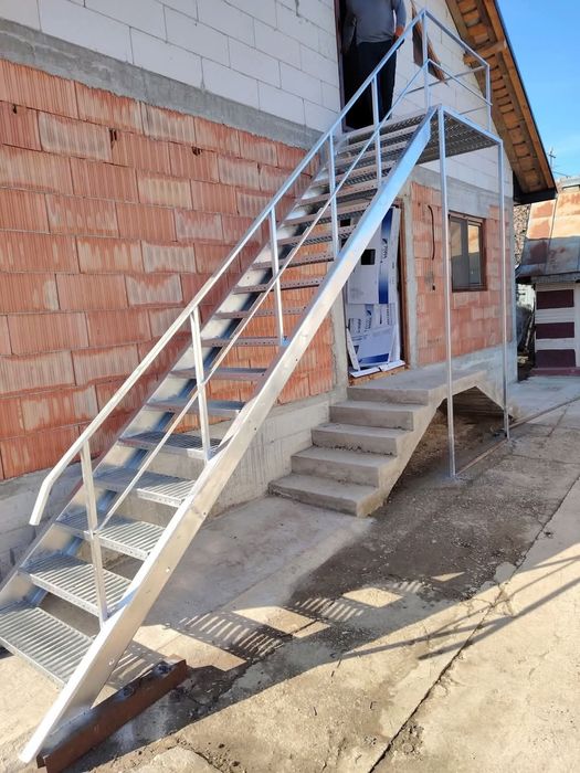 Scări metalice galvanizare