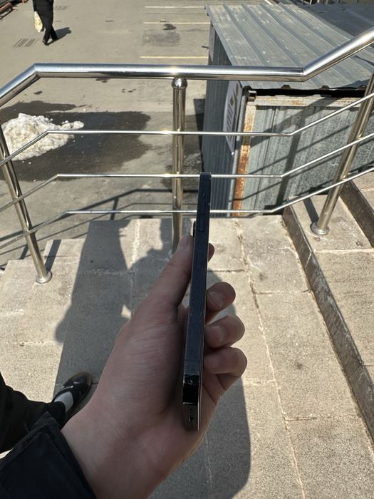 Продаю айфон 14 про макс на 256г