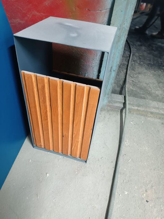 Мусорные урны с дизайном