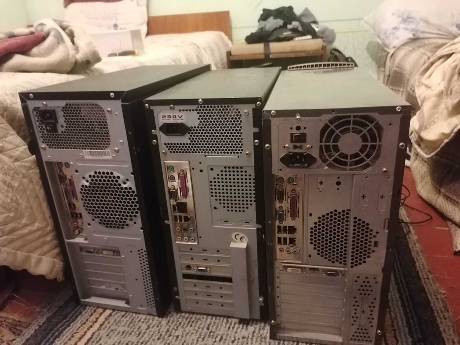 Продавам 3 компютъра монитор мишка клавиатура джойстик фифа 21 гр ...