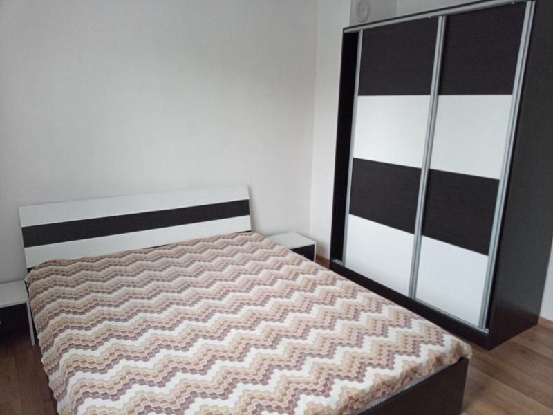 Дава се под наем Тристаен апартамент в Пловдив, Христо Смирненски - 95 кв.м за 511 € - Снимка #3