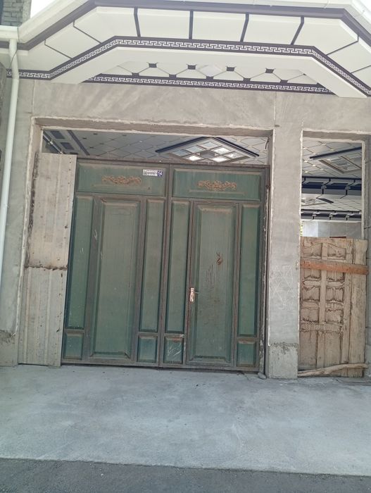 Темир дарвоза сотилади