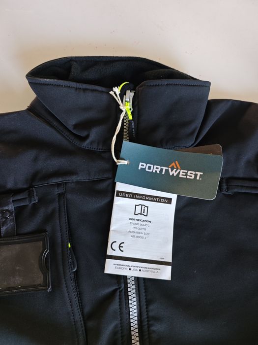 Vând jachetă softshell rezistenta la vânt și apă – Portwest PW375