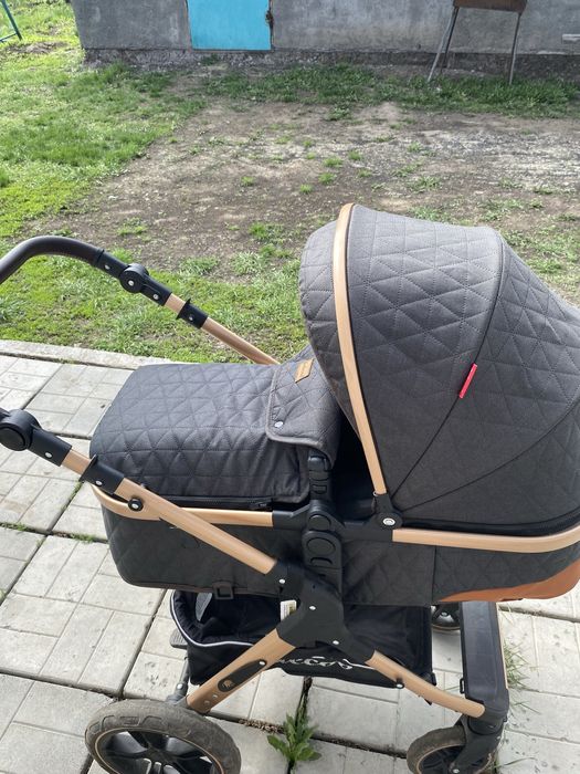 Продается трансформер коляска