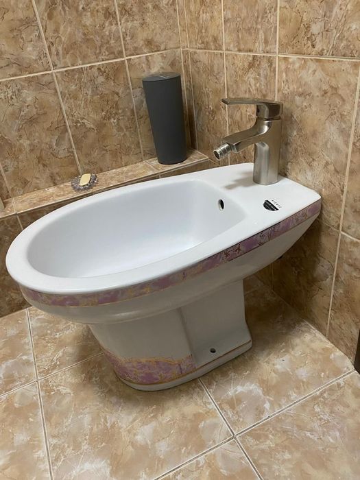 Биде со смесителем